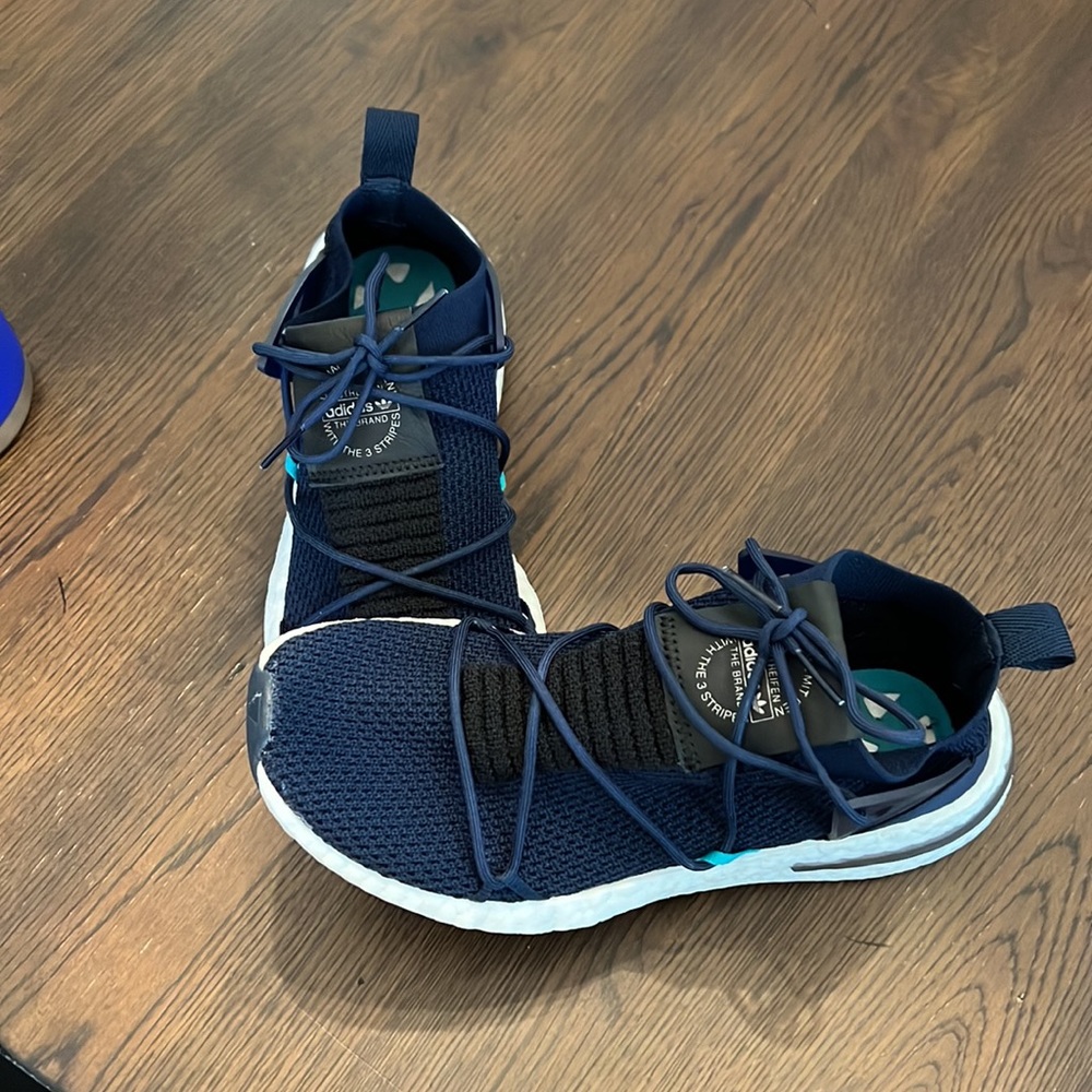 Adidas “Arkyn W” Navy Blue Women’s Sneaker, Size 8.